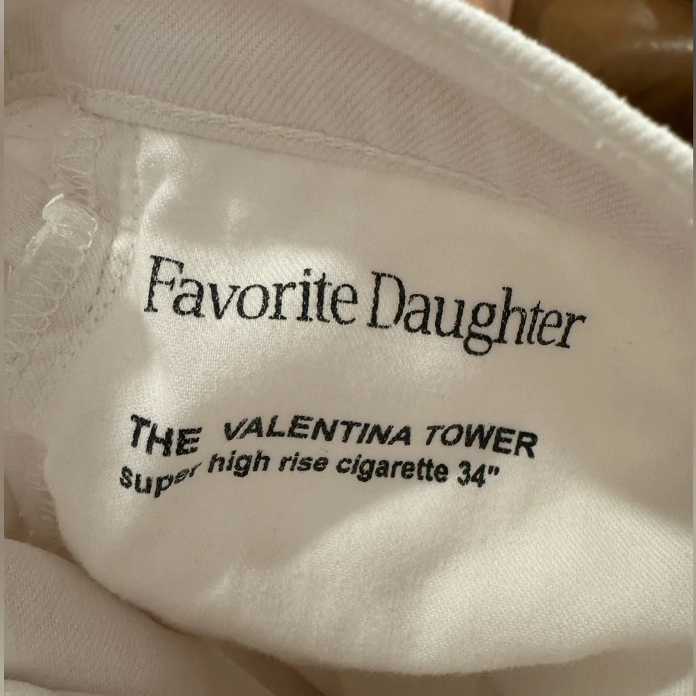 Favorite daughter the Valentina tower - Picture 6 of 7
